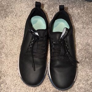 Women’s Cloves nursing shoes